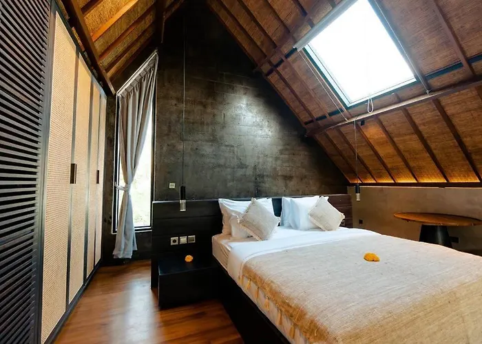 Villa Astu - Tranquil Riverside Near