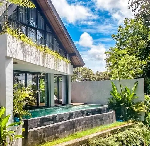 Villa Astu - Tranquil Riverside Near Tanah Lot