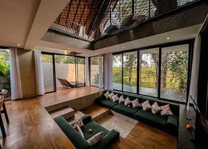 Villa Astu - Tranquil Riverside Near Tanah Lot